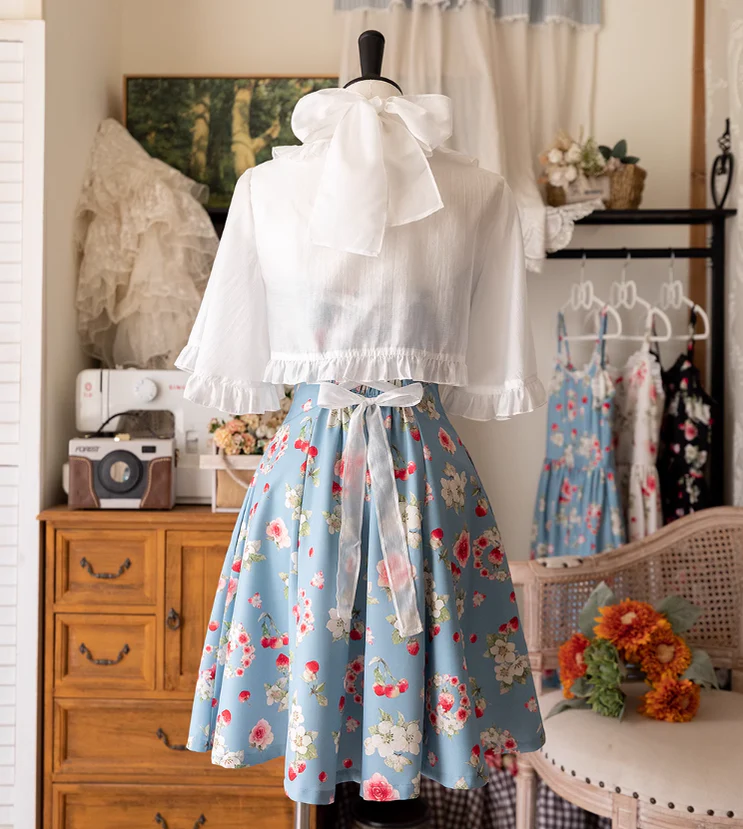 Summer Berry Picture Book - Elegant Classic Lolita Dress Halter Neckline Floral Print Dress - Image 3