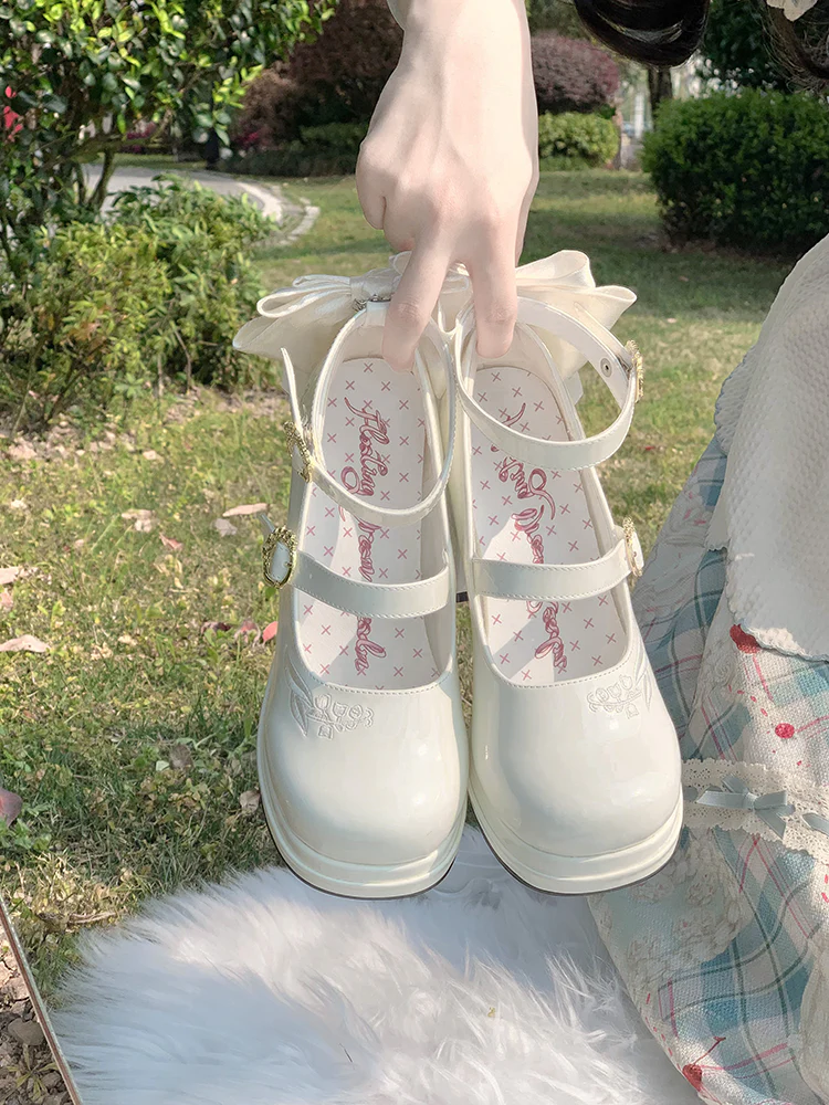 Dreamland - Dreamlike Lily of the Valley - Classic Lolita Platform Shoes with Back Large Bow - Image 6