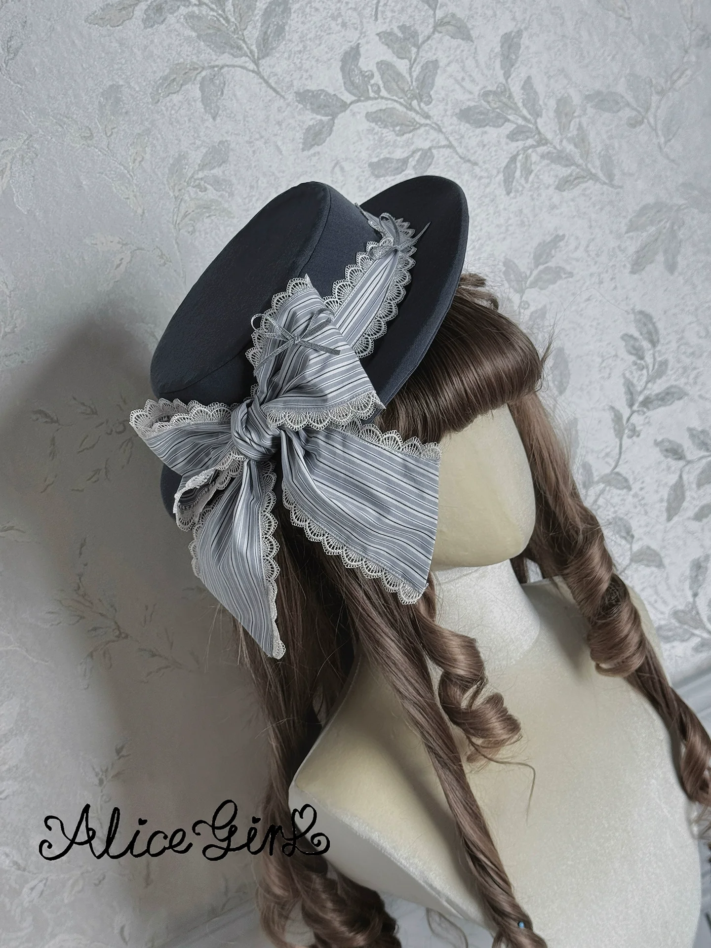 Alice Girl - Duke of Victoria - Classic Lolita Top Hat & Brooch - Image 6