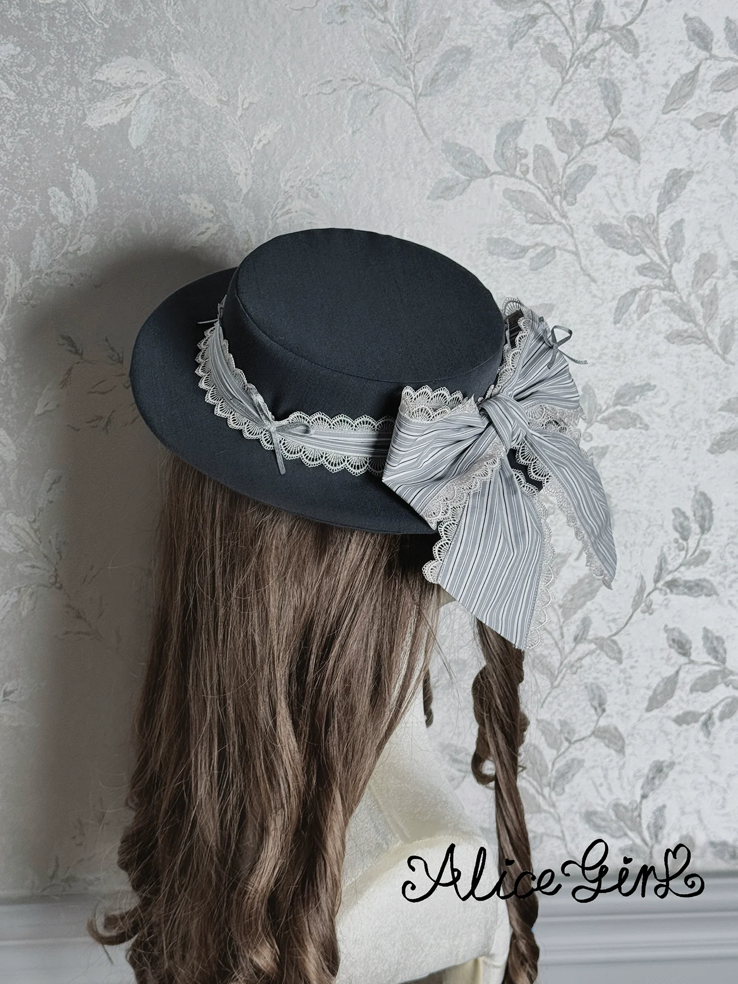 Alice Girl - Duke of Victoria - Classic Lolita Top Hat & Brooch - Image 7