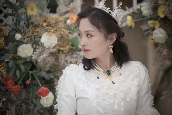 Customized Lolita Pearl Necklace with Gemstone Pendants - Image 9