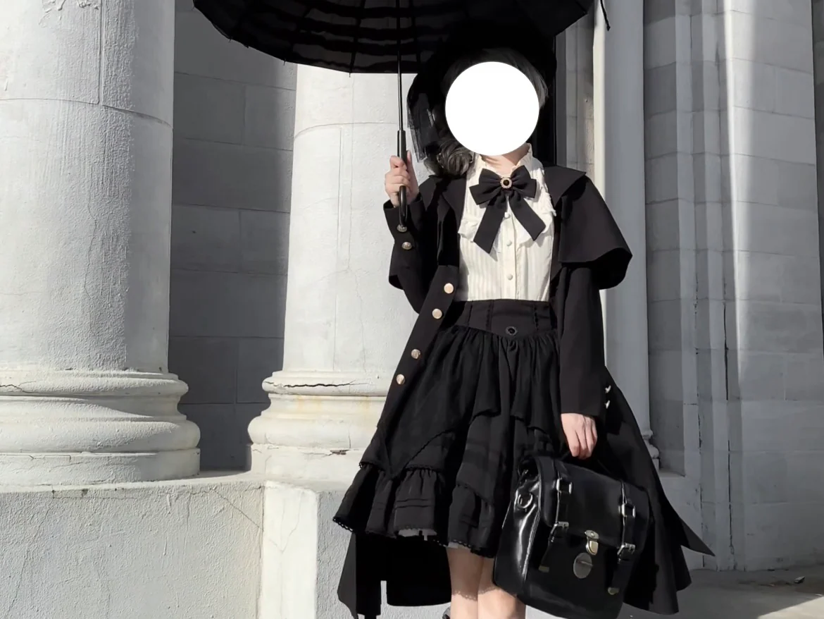 Rich Heiress - Elegant Black Lolita Coat with Detachable Cape - Image 3