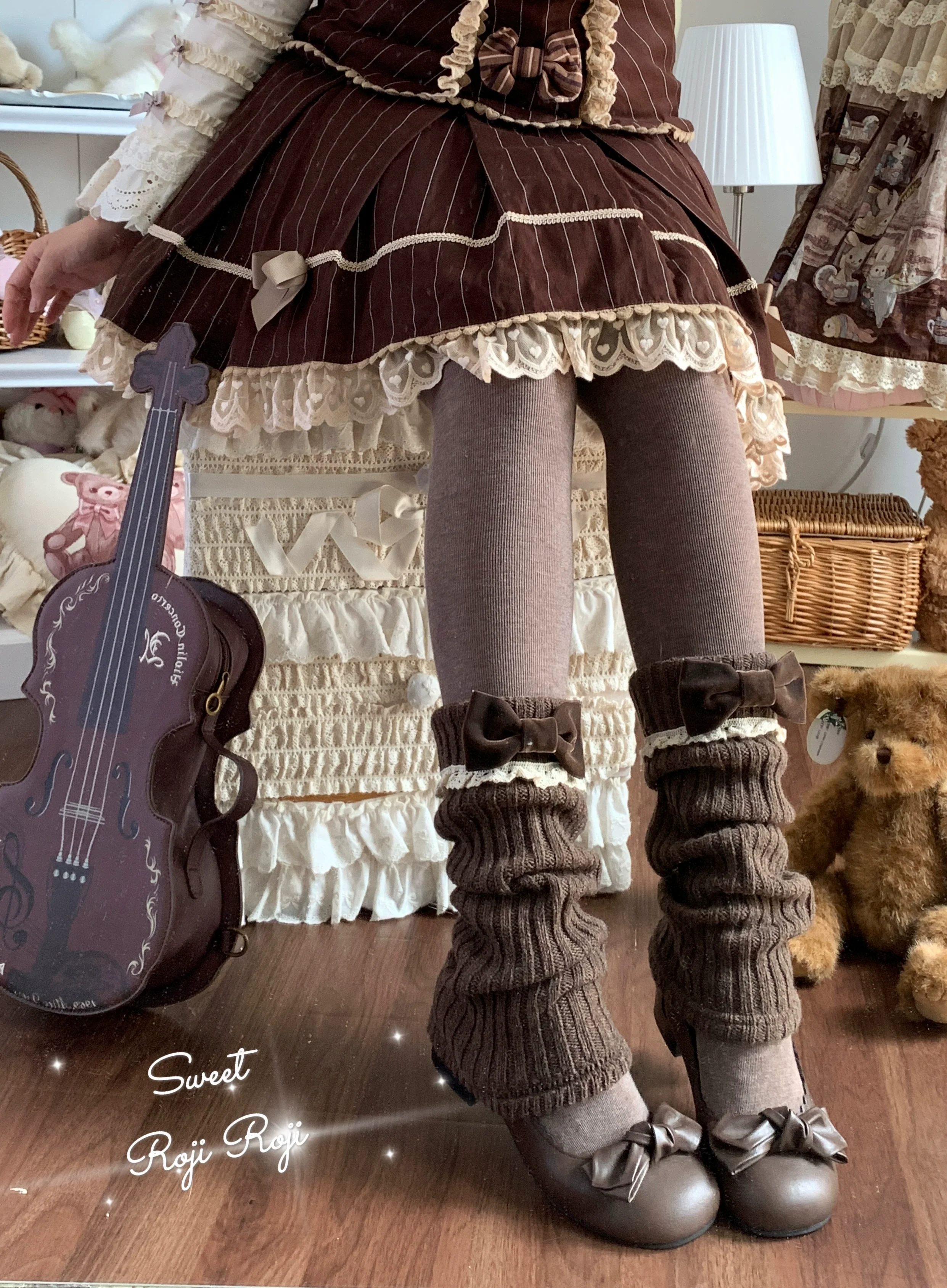 Roji Roji - Flared-Hem Lolita Leg Warmers, Velvet Bows - Image 11