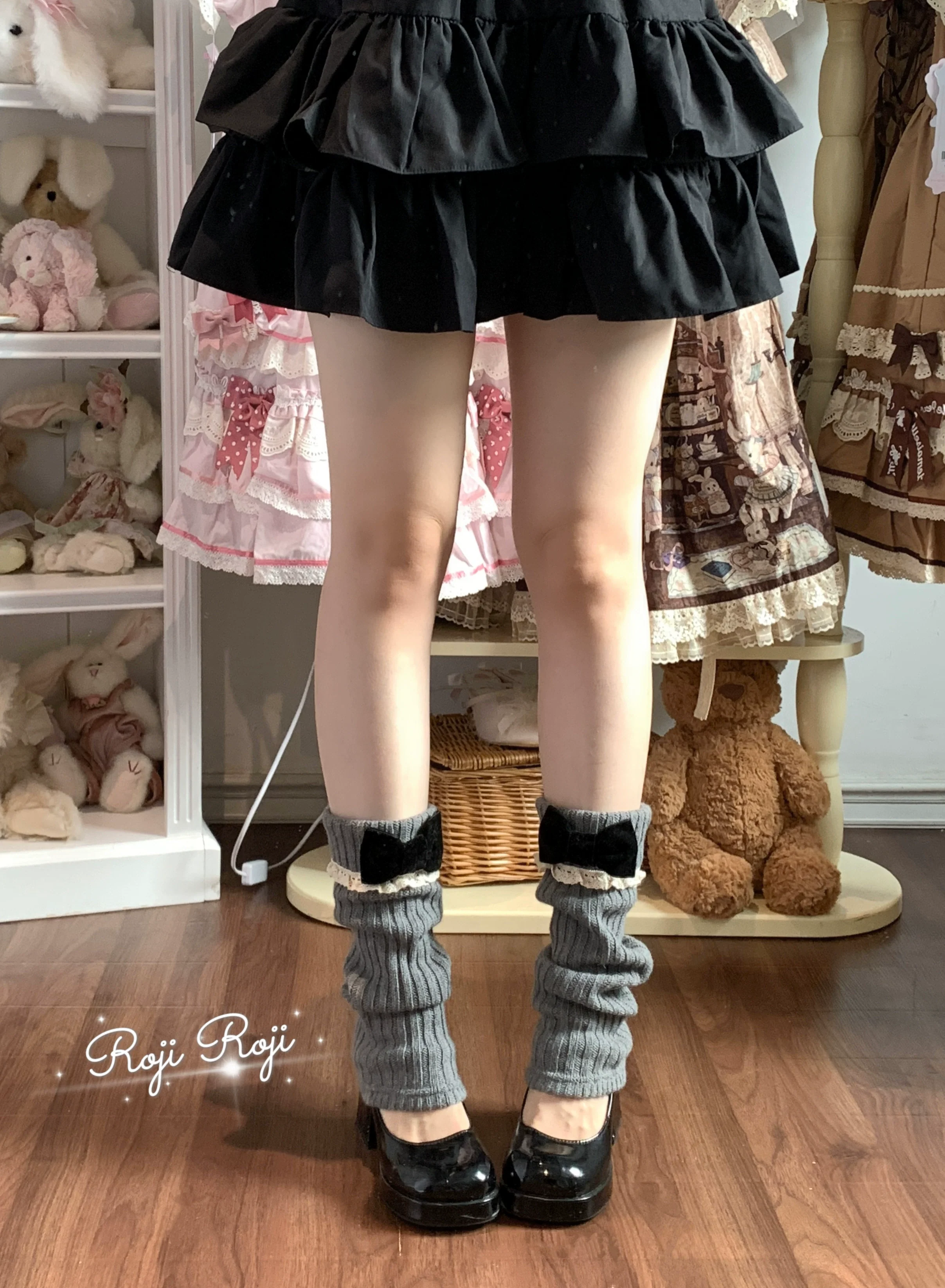 Roji Roji - Flared-Hem Lolita Leg Warmers, Velvet Bows - Image 4