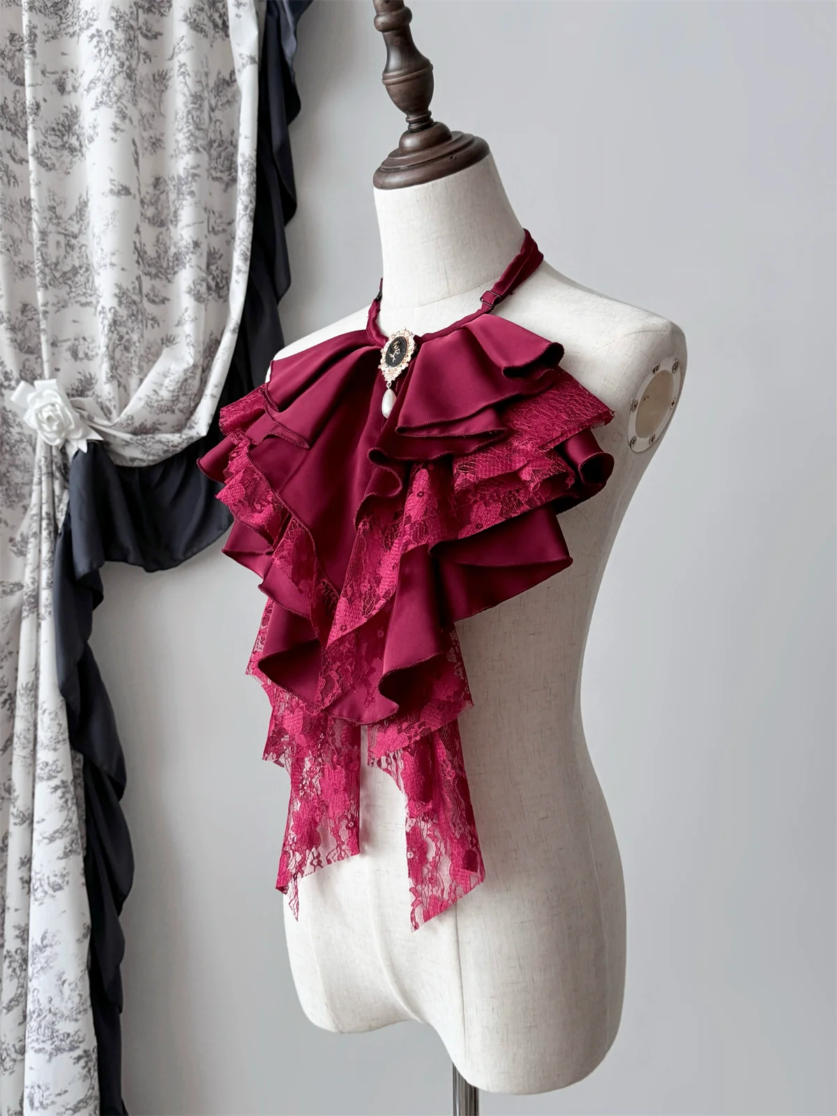 Muppet Mind Ben - Crow's Dinner - Gorgeous Lolita Jabot with Detachable Brooch - Image 8