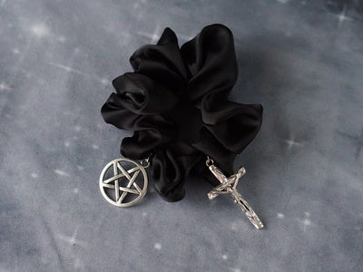Strange Sugar - Gothic Lolita Black Hardware Skull Spider Hairband - Image 13