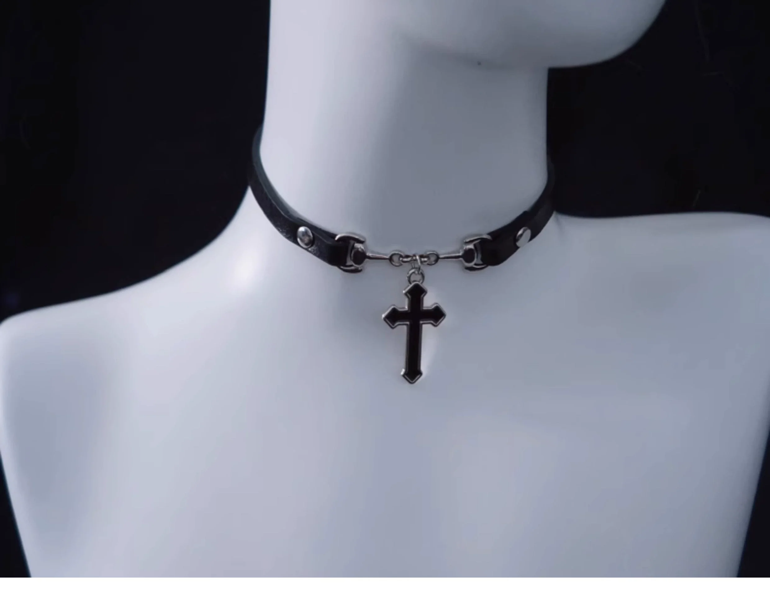 Strange Sugar - Gothic Lolita Choker with Cross Pendant - Image 2