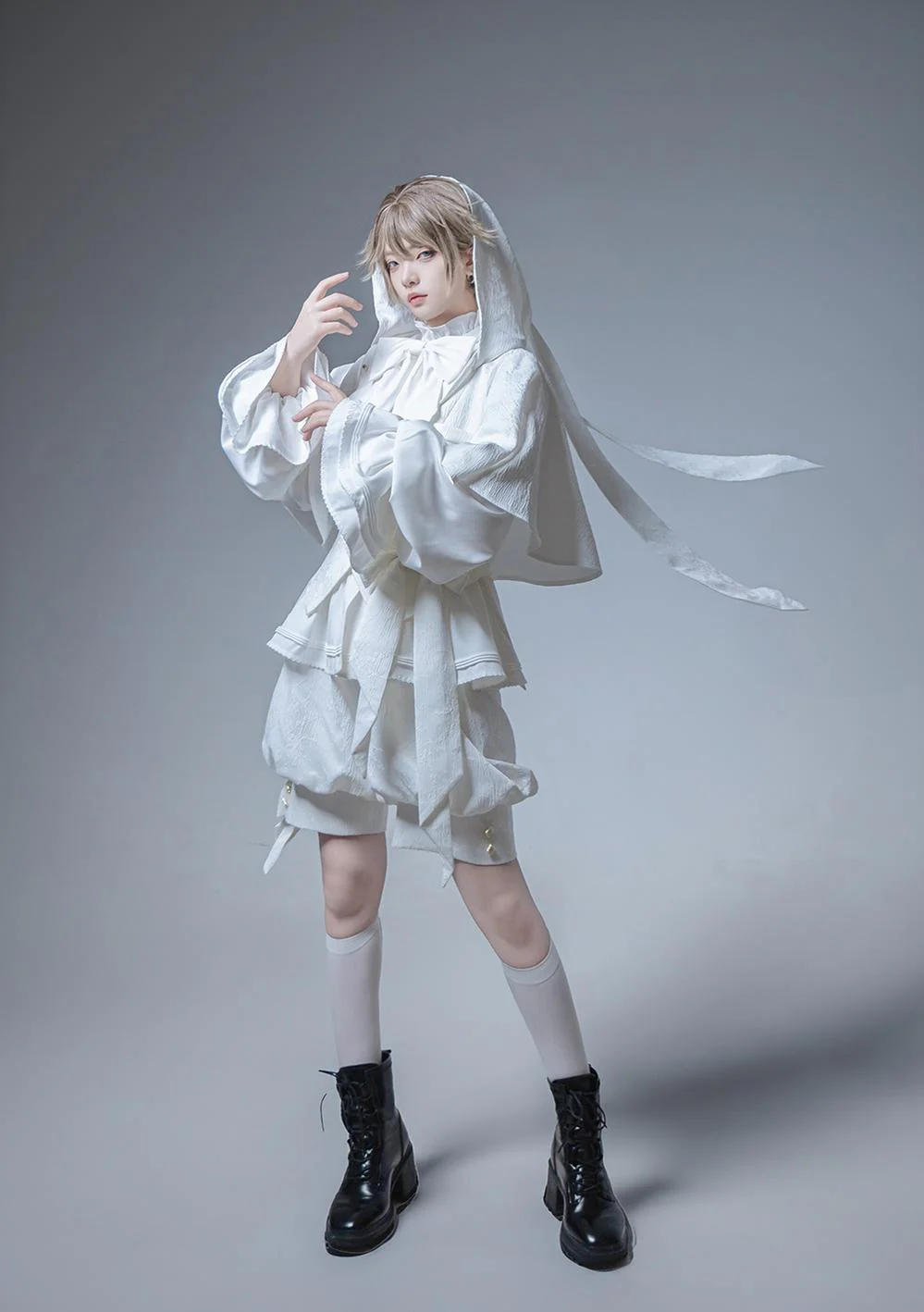 Rabbit Hunting White Moonlight - White Ouji Lolita Jacket & Shorts Set - Image 3