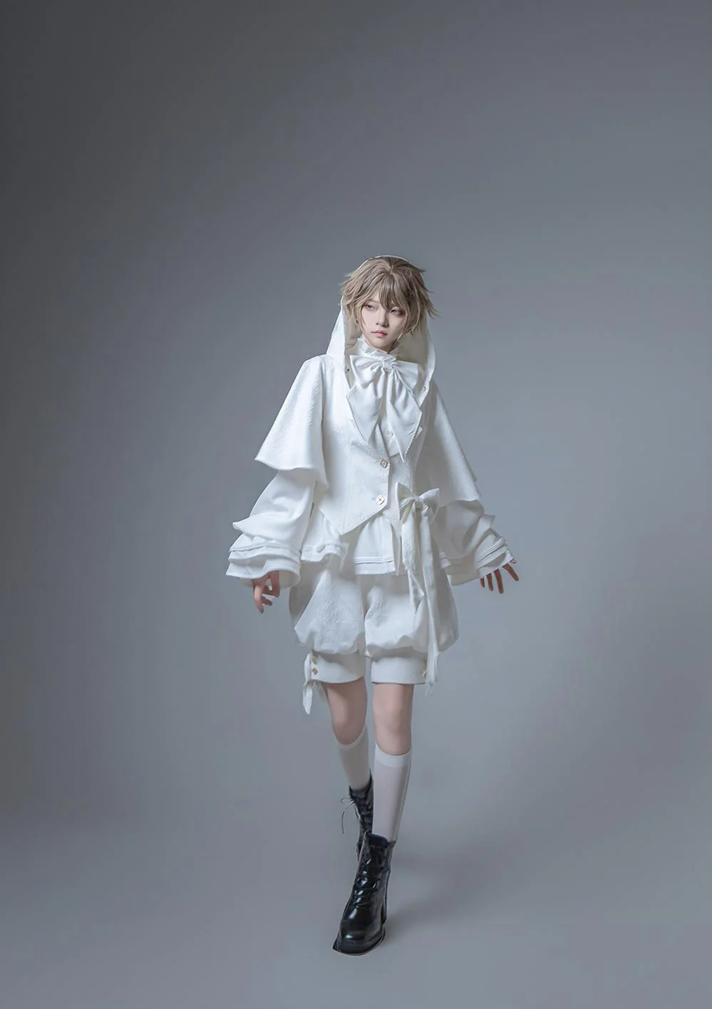 Rabbit Hunting White Moonlight - White Ouji Lolita Jacket & Shorts Set - Image 5