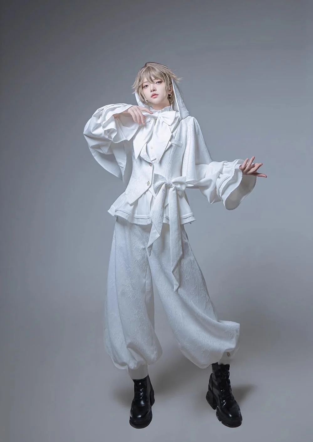 Rabbit Hunting White Moonlight - White Ouji Lolita Jacket & Shorts Set - Image 7