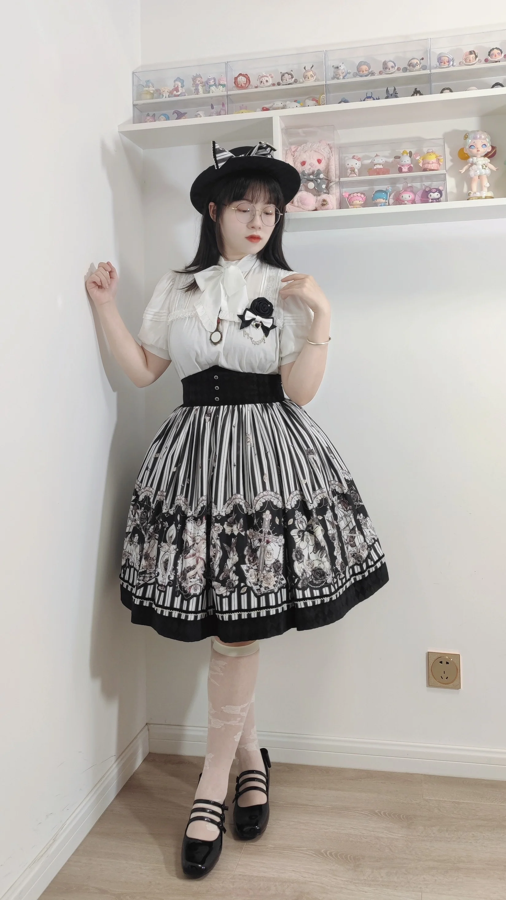Gothic Lolita Black and White Striped JSK Set - Image 33