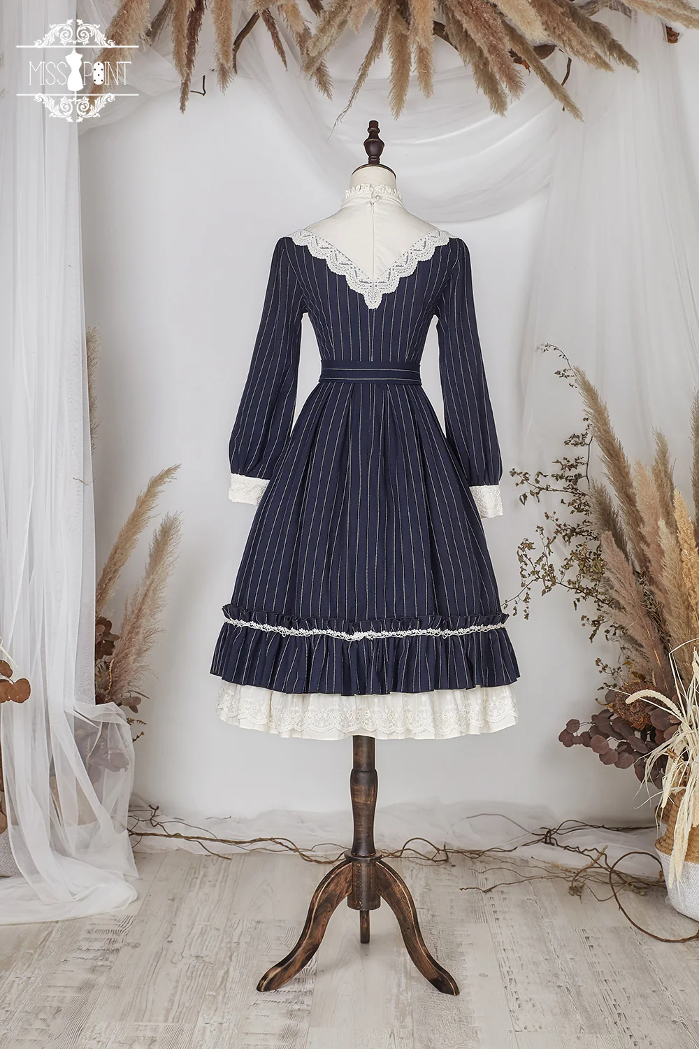 Miss point - Rose Silhouette - Vintage Classic Lolita OP - Image 32