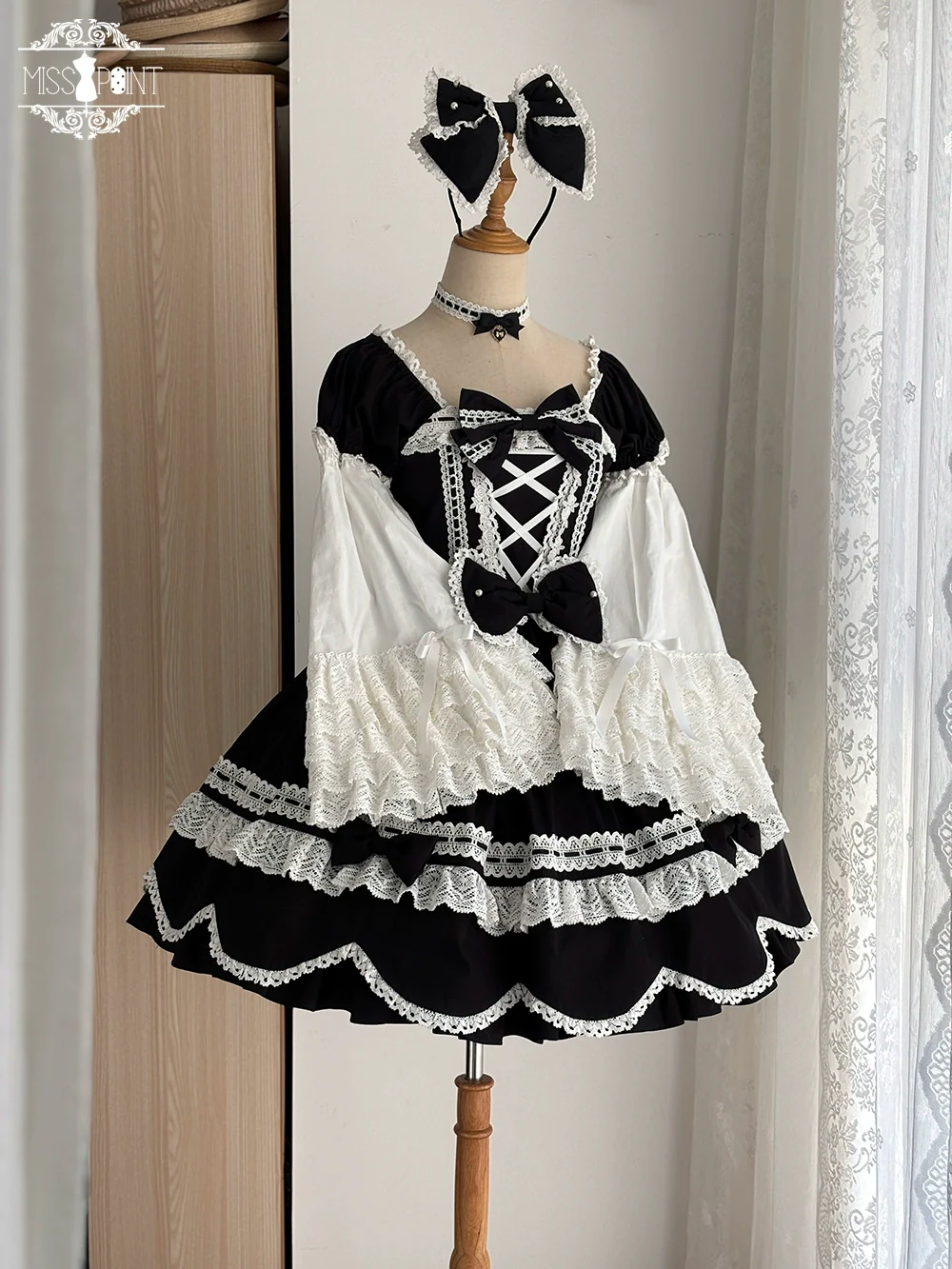 Vintage Petal Rabbit - Old School Lolita OP Cotton Dress, Petal-Shaped Hem - Image 53