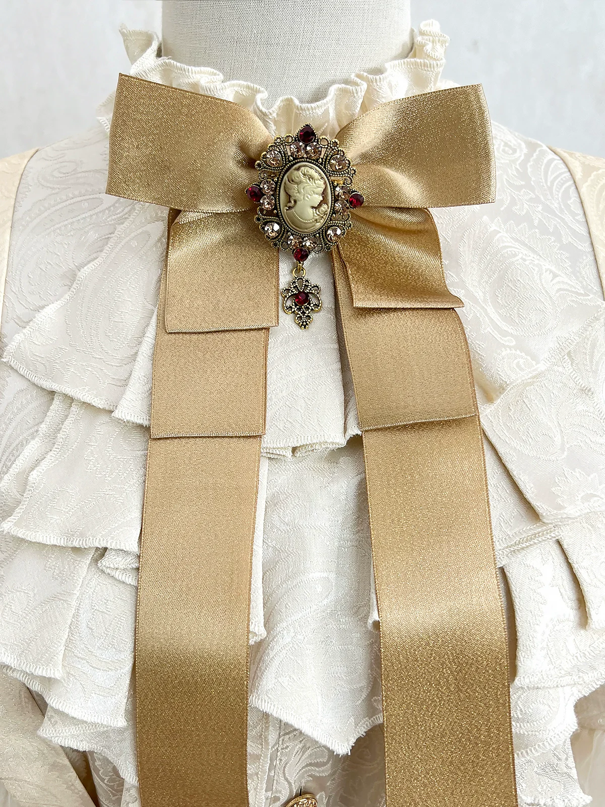 Ouji Lolita Suspender Shorts & Shirt - Image 13