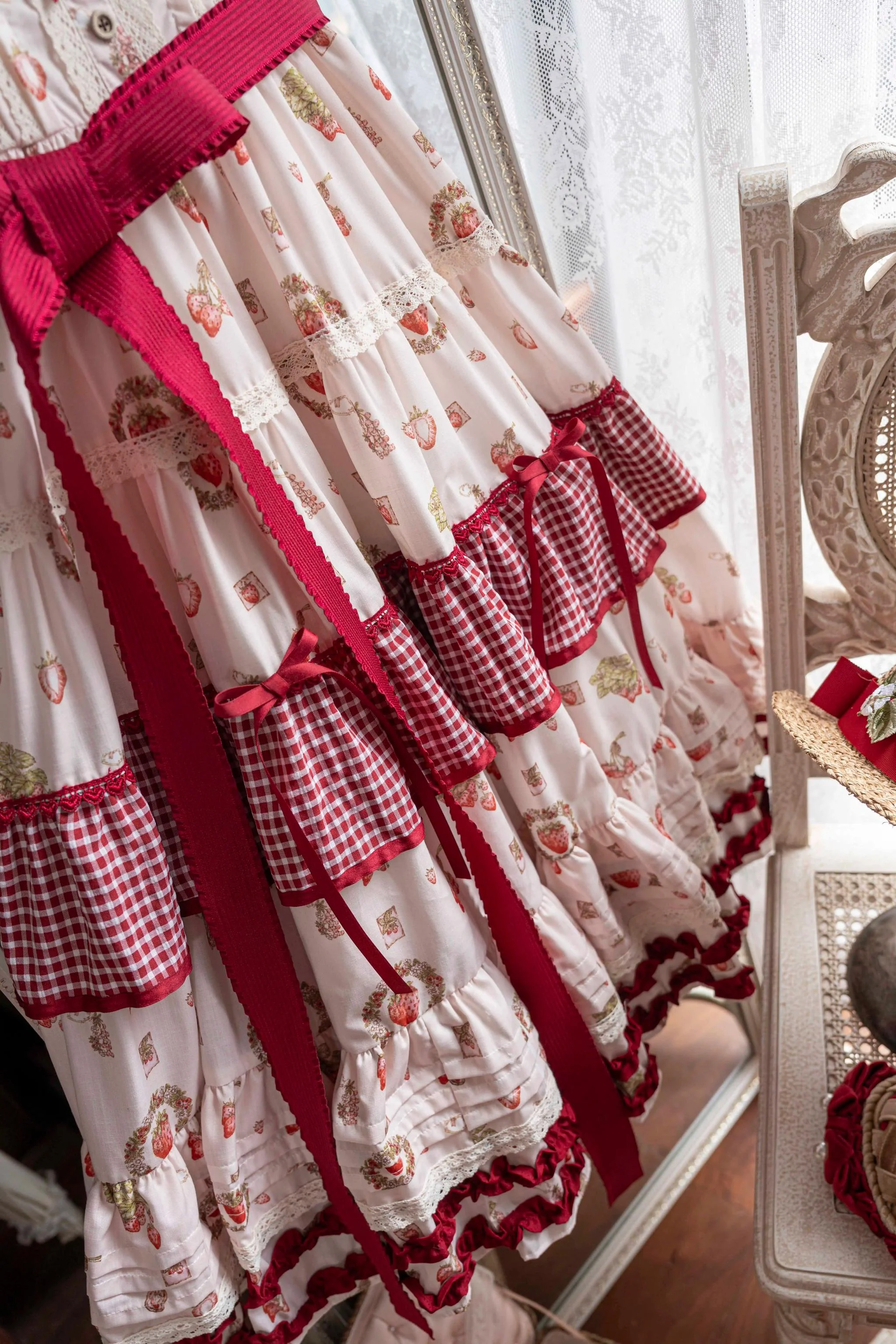 Skyfaring Strawberry - Printed Classic Lolita JSK Dress, Tired Hem - Image 8