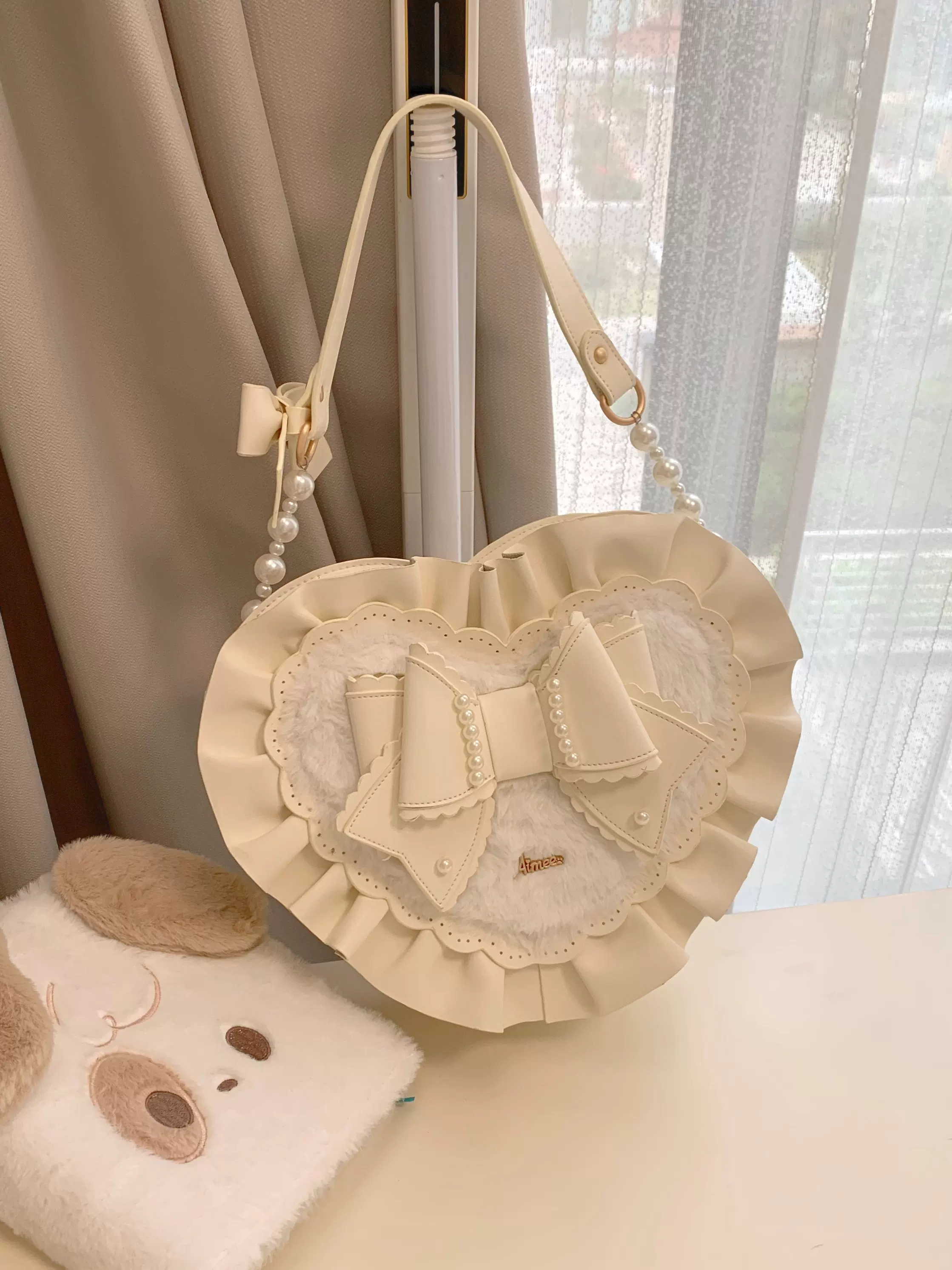 Small Gift Box - Sweet Lolita Heart Handbag, Bow Accent - Image 3