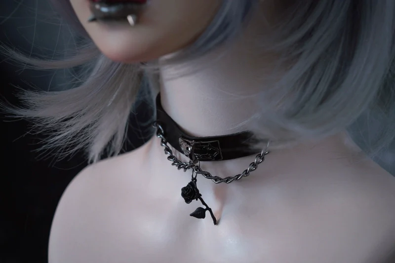 Strange Sugar - Gothic Lolita Choker Faux Leather Rose Pendant Necklace - Image 3