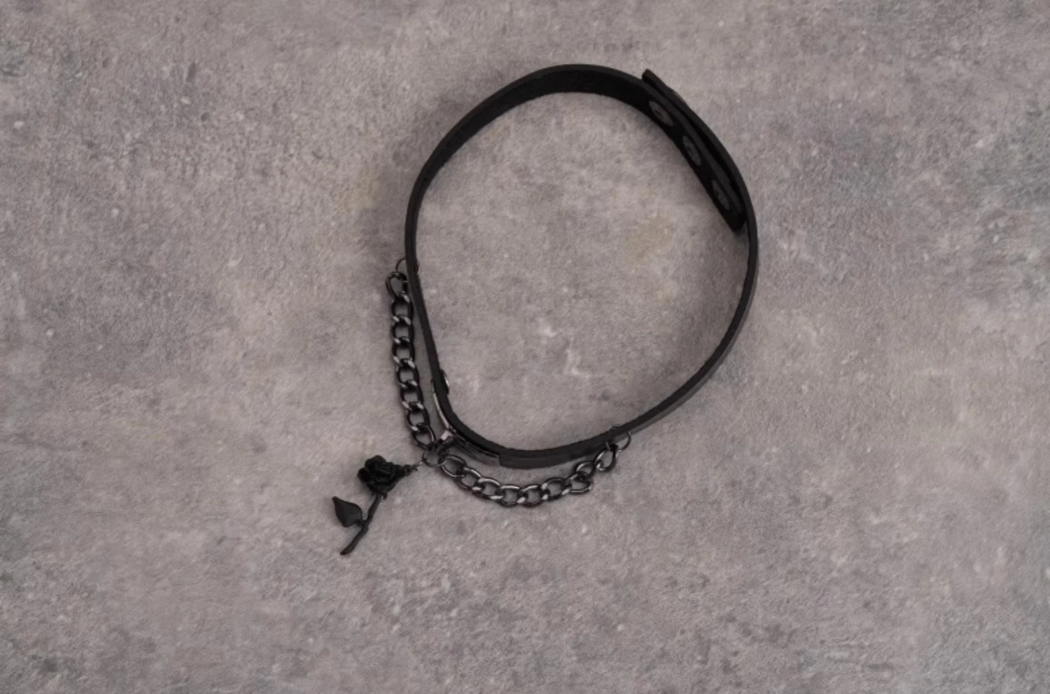 Strange Sugar - Gothic Lolita Choker Faux Leather Rose Pendant Necklace - Image 7