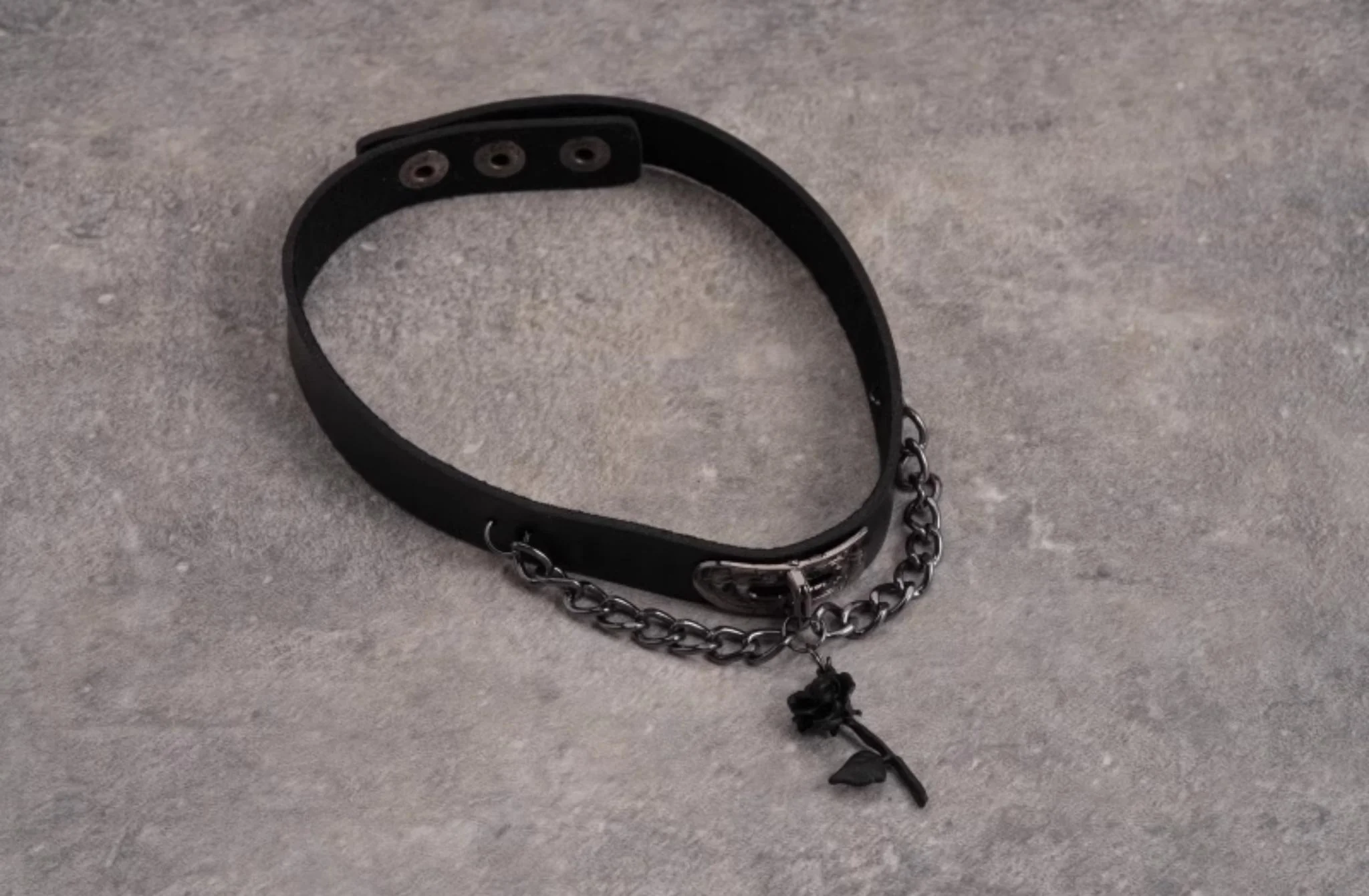 Strange Sugar - Gothic Lolita Choker Faux Leather Rose Pendant Necklace - Image 8