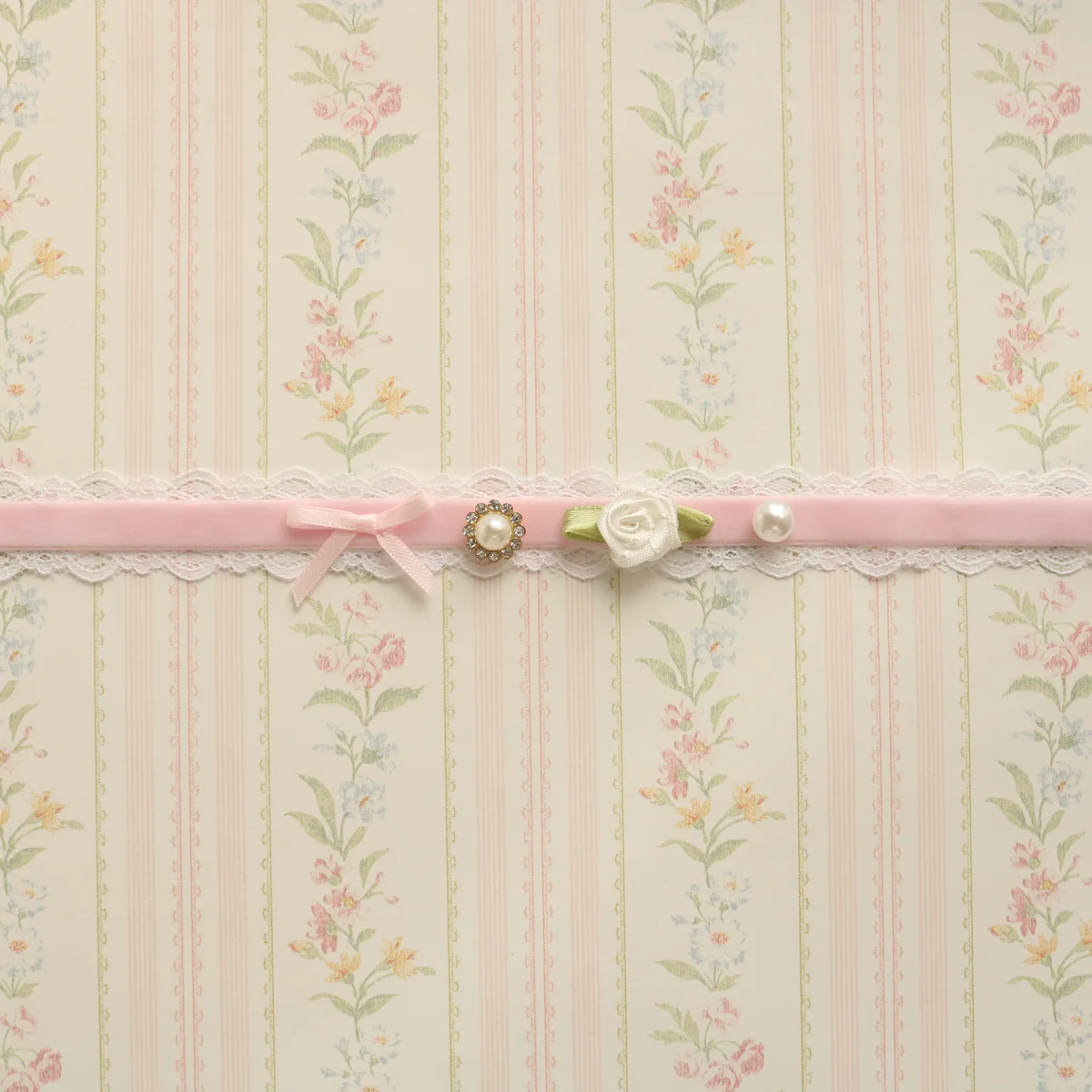 Creamy Bubbles - Sweet Lolita Choker Vintage Lace Rose Handmade Necklace - Image 11