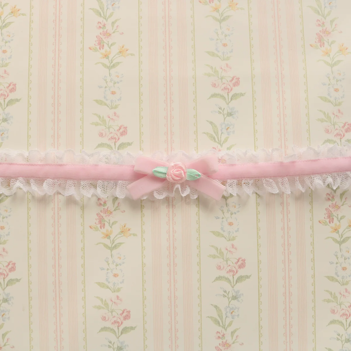 Creamy Bubbles - Sweet Lolita Choker Vintage Lace Rose Handmade Necklace - Image 15