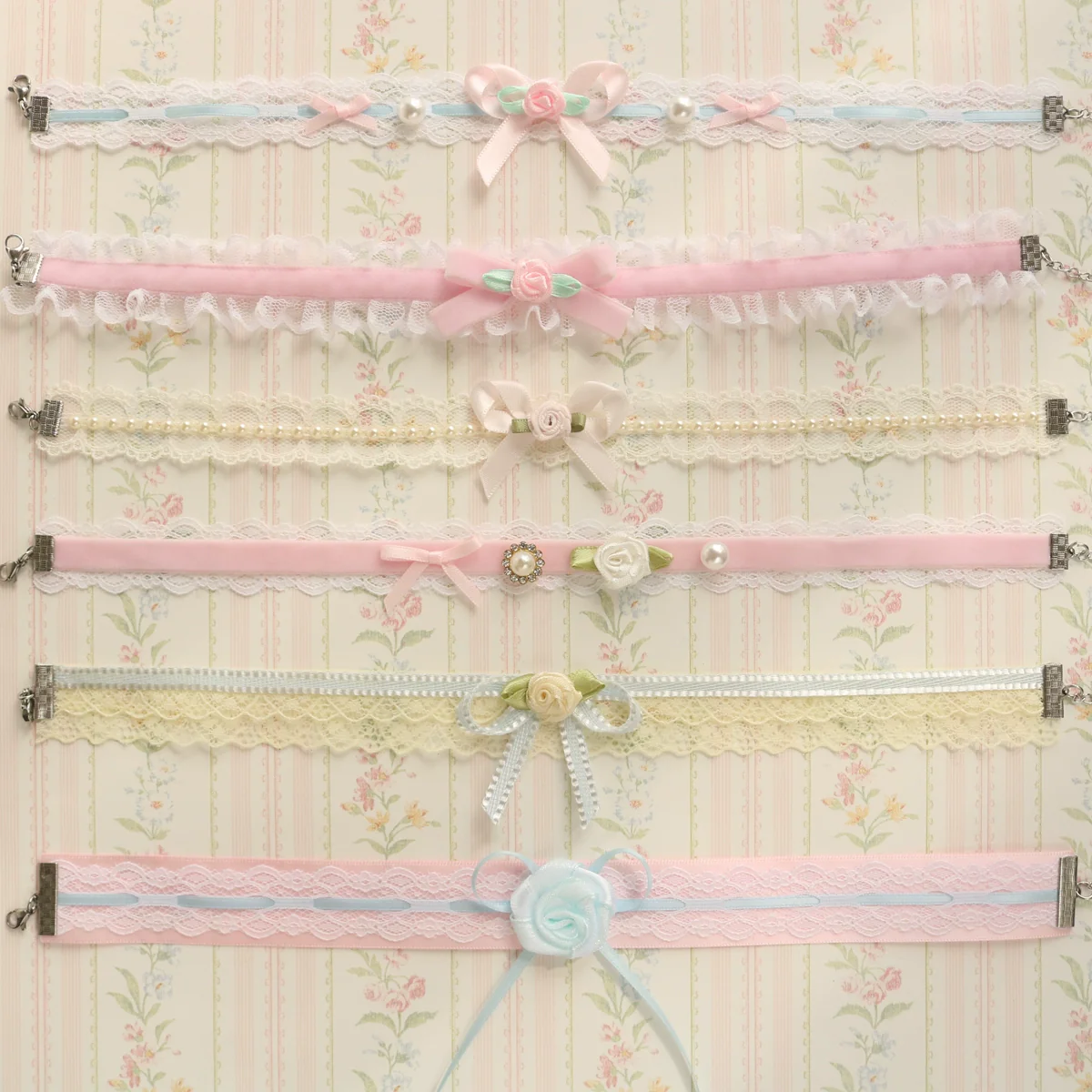 Creamy Bubbles - Sweet Lolita Choker Vintage Lace Rose Handmade Necklace - Image 2