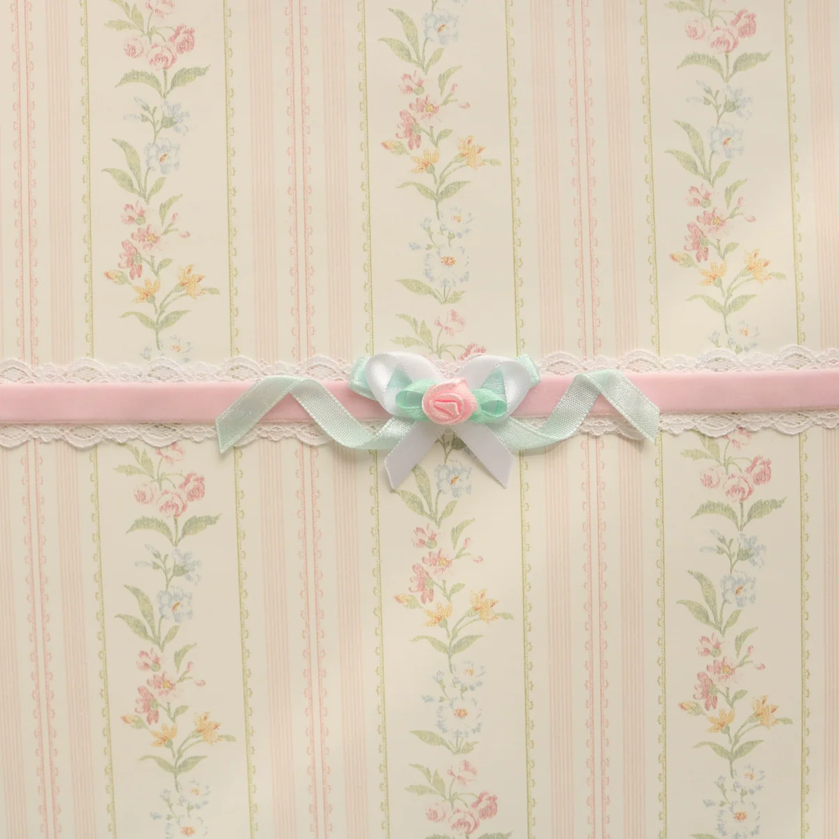 Creamy Bubbles - Sweet Lolita Choker Vintage Lace Rose Handmade Necklace - Image 22