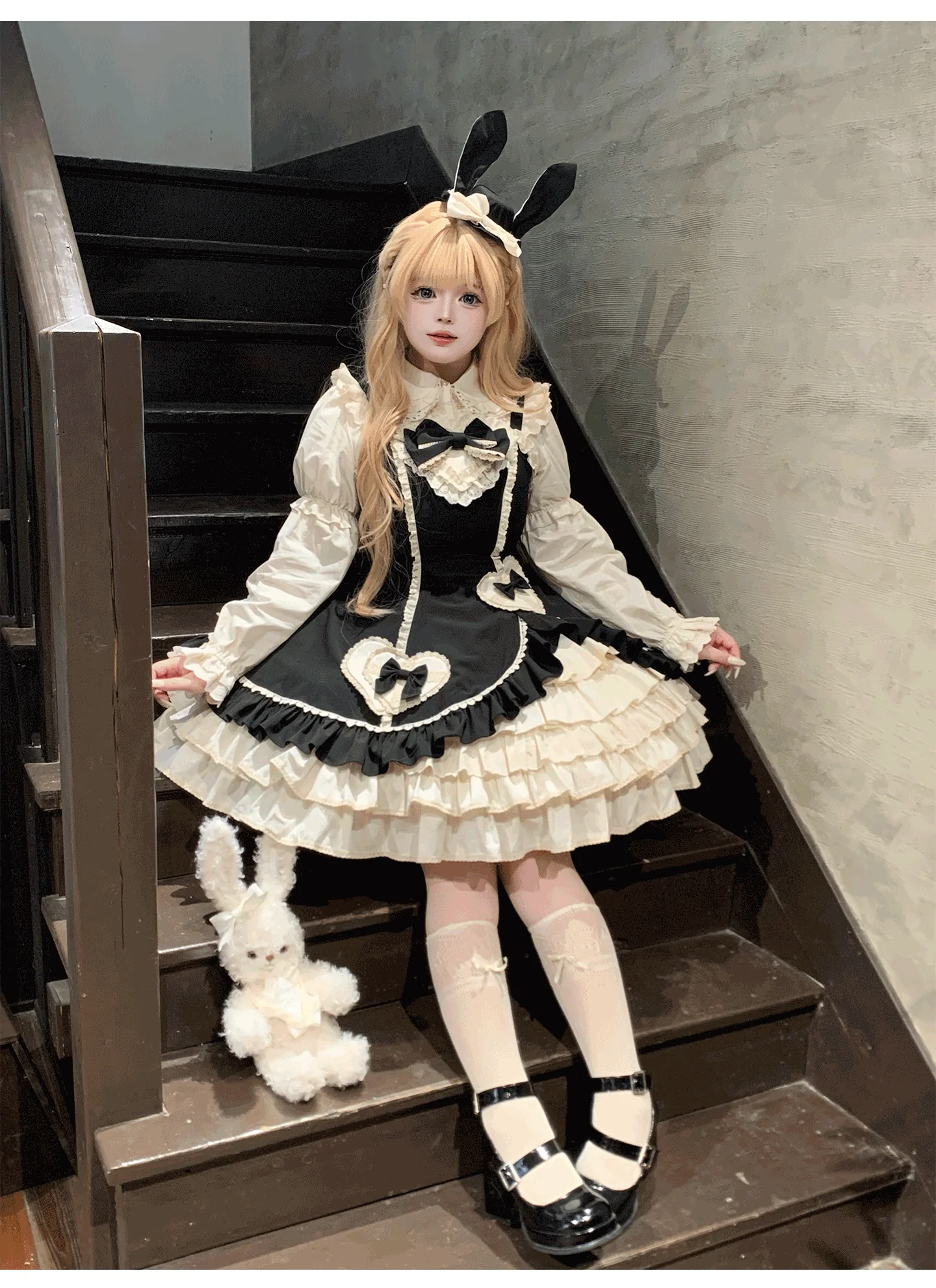 Cream Bud - Tiered Hem Old School Lolita JSK, Side Opening