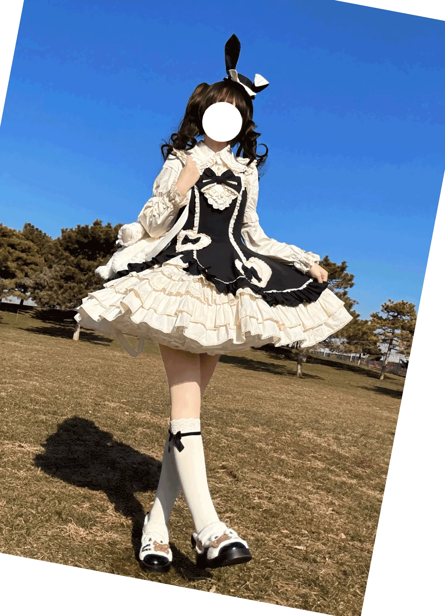 Cream Bud - Tiered Hem Old School Lolita JSK, Side Opening - Image 4