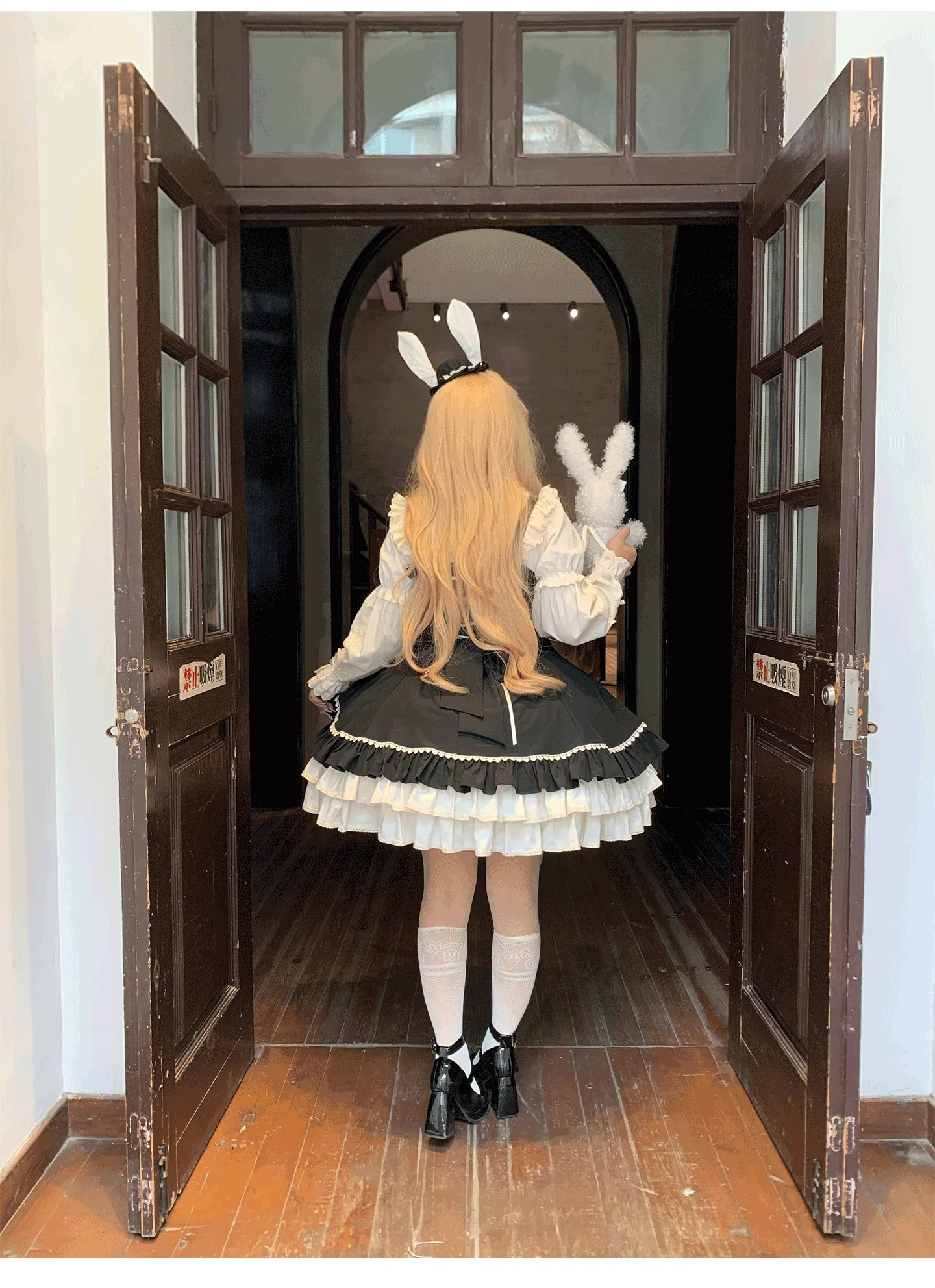 Cream Bud - Tiered Hem Old School Lolita JSK, Side Opening - Image 6